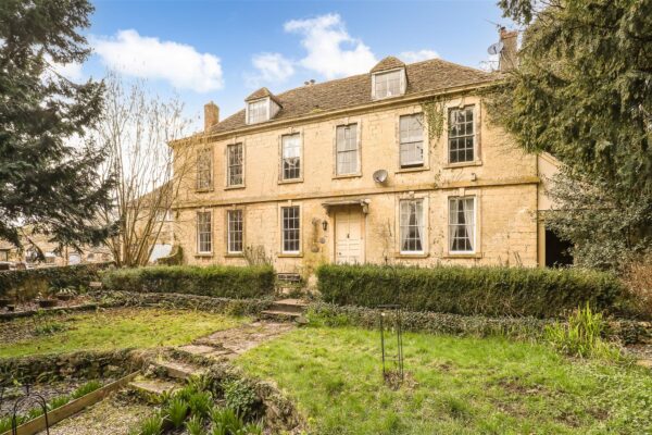 31 The Street, Uley, Dursley