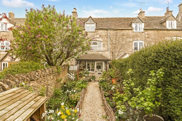 Pines Road, Amberley, Stroud