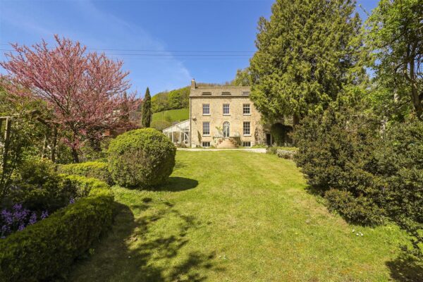 Whitecourt, Uley, Dursley